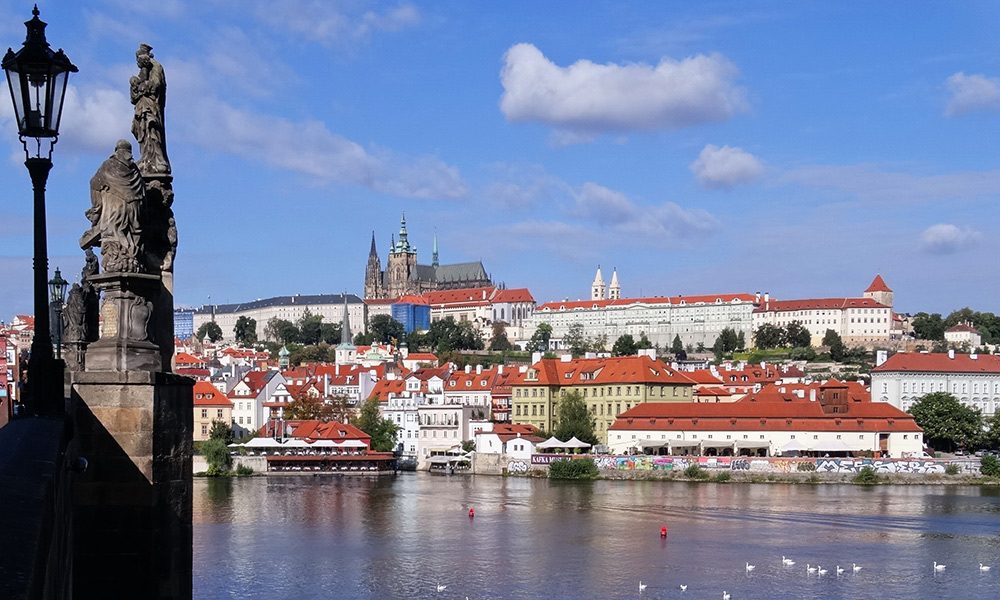 Castillo de Praga desde el Puente de Carlos